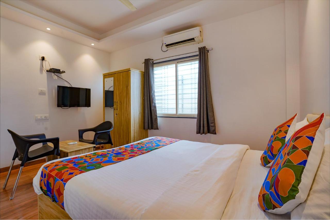 Collection O Hotel Farmaish Garden Chinchvad Экстерьер фото