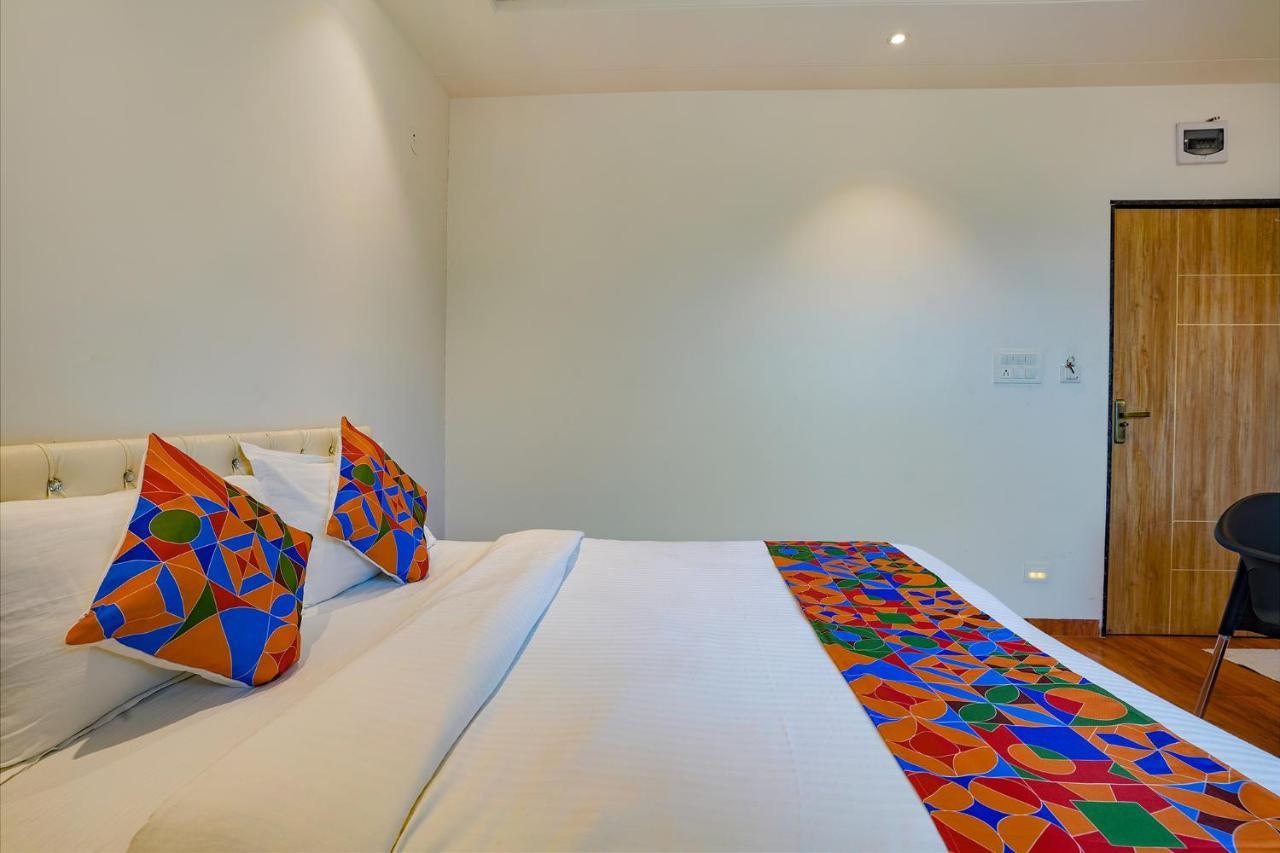Collection O Hotel Farmaish Garden Chinchvad Экстерьер фото
