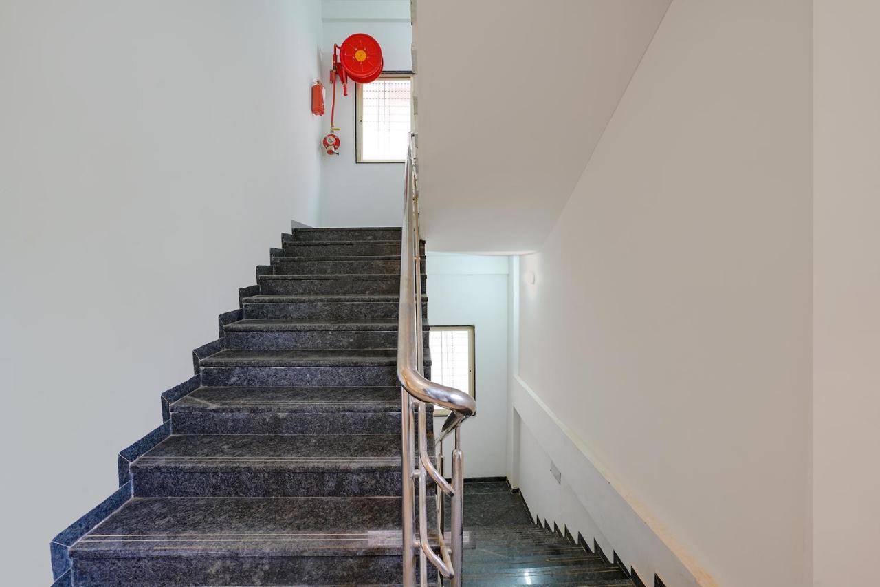 Collection O Hotel Farmaish Garden Chinchvad Экстерьер фото