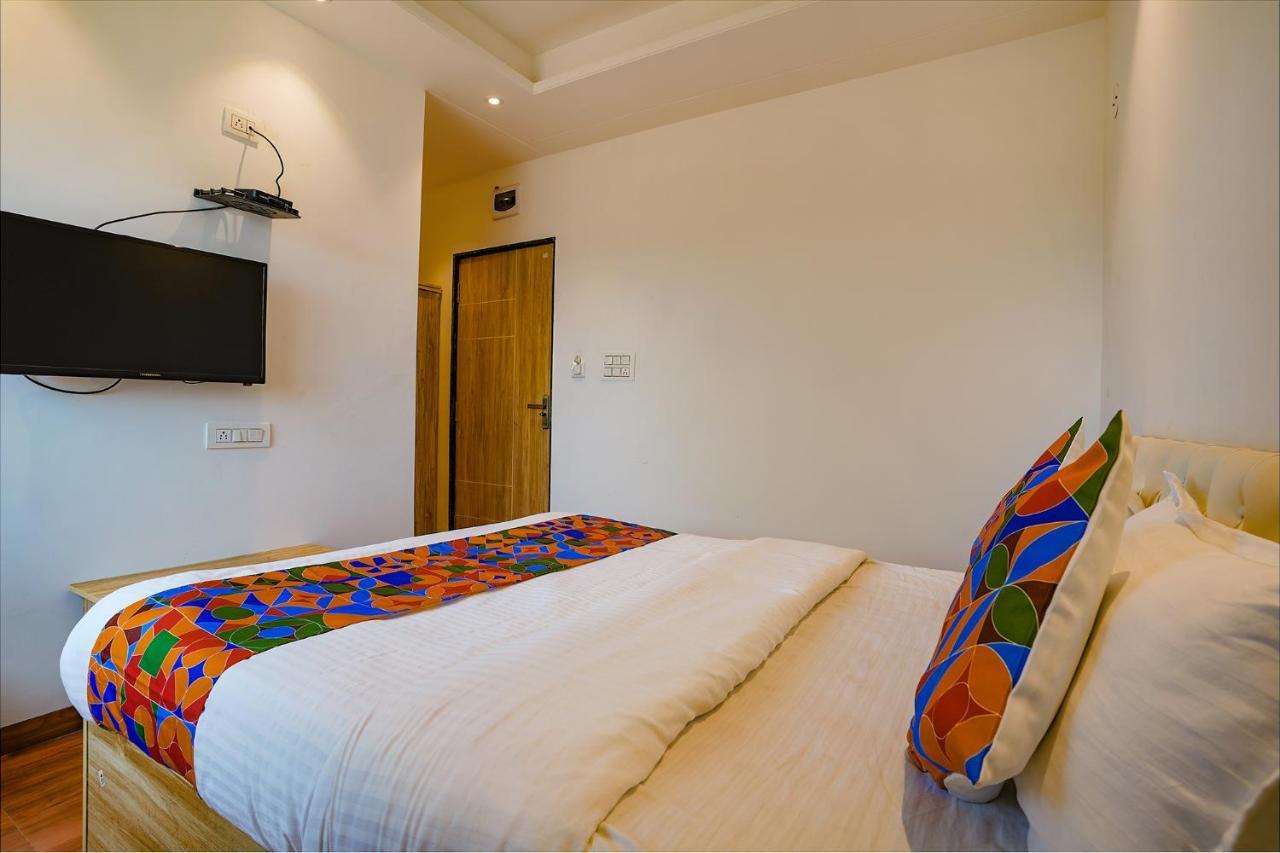 Collection O Hotel Farmaish Garden Chinchvad Экстерьер фото